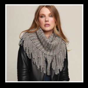 NWT Justin&Taylor Scarf